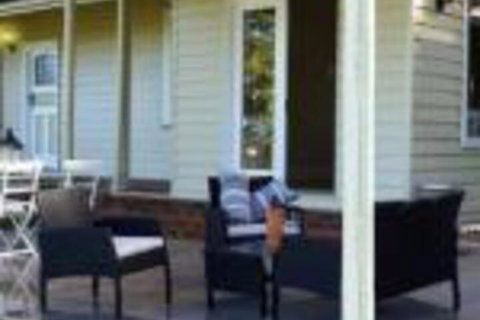 Eagles View Bed & Breakfast - Accommodation Burleigh 0