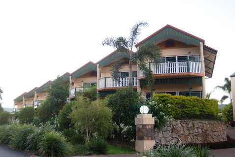 Tinaroo Lake Resort - Accommodation Burleigh 1