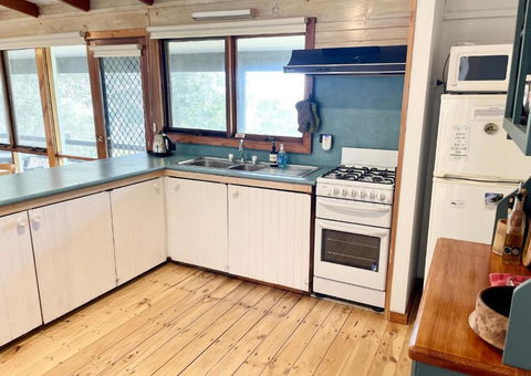 Glenaire Cottages - Accommodation Burleigh 2