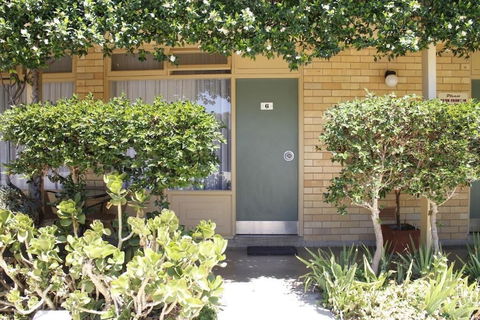 Mid City Motor Inn - Accommodation Burleigh 1