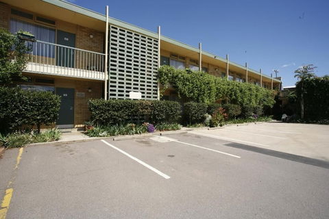 Mid City Motor Inn - Accommodation Burleigh 3