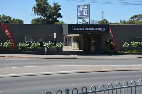 Augusta Courtyard Motel - Accommodation Burleigh 1