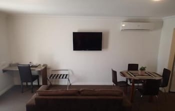 Augusta Courtyard Motel - Accommodation Burleigh 6