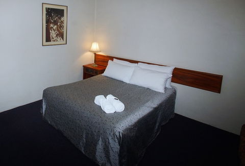 Seaton Arms Motor Inn - Accommodation Burleigh 5