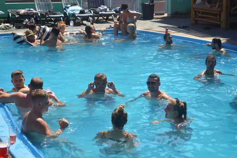 Youth Shack Backpackers - Hostel - Accommodation Burleigh 2