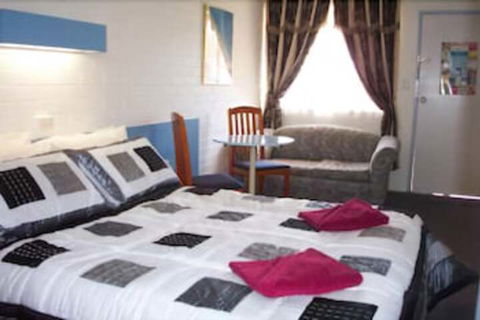 Colonial Inn Tamworth - Accommodation Burleigh 2
