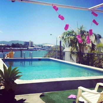 Adventurers Resort - Hostel - Accommodation Burleigh 1