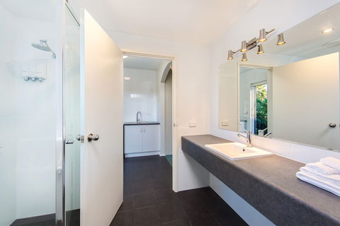 Thurgoona Country Club Resort - Accommodation Burleigh 3