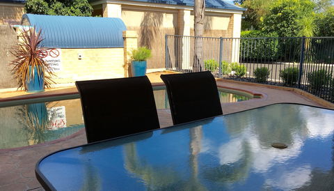 Edward Parry Motel & Apartments - Accommodation Burleigh 3