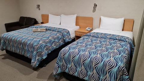 Edward Parry Motel & Apartments - Accommodation Burleigh 6