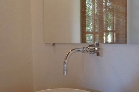 Emaroo Hotel Port Hughes - Accommodation Burleigh 4