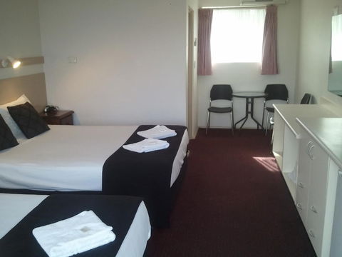 Park Drive Motel - Accommodation Burleigh 2