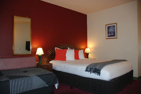 Commodore Motor Inn Albury - Accommodation Burleigh 5
