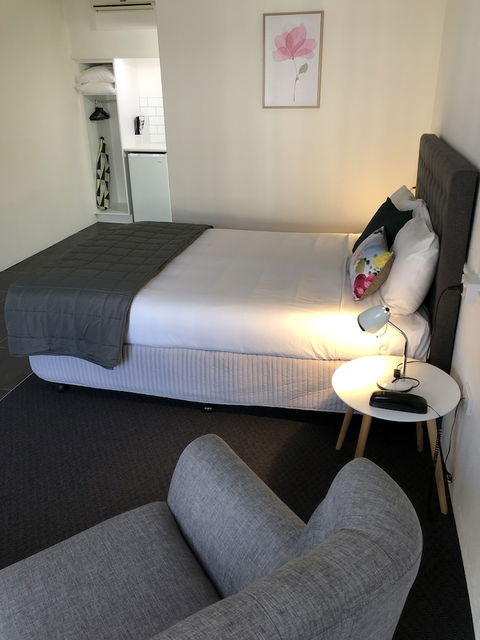 Commodore Motor Inn Albury - Accommodation Burleigh 6