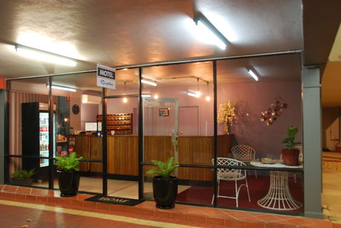 Commodore Motor Inn Albury - Accommodation Burleigh 2