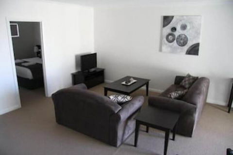 Red Earth Motel - Accommodation Burleigh 7