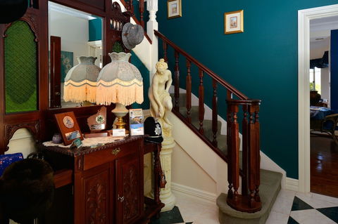 Anchorage Guest House - Accommodation Burleigh 2