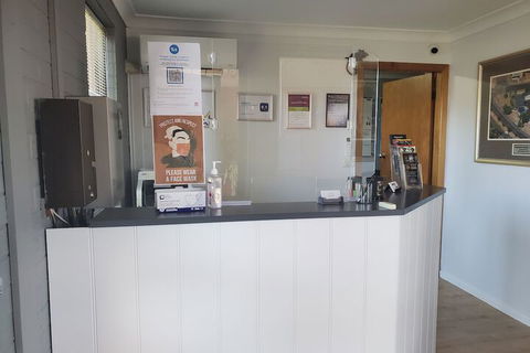 Roydons Motor INN - Accommodation Burleigh 7