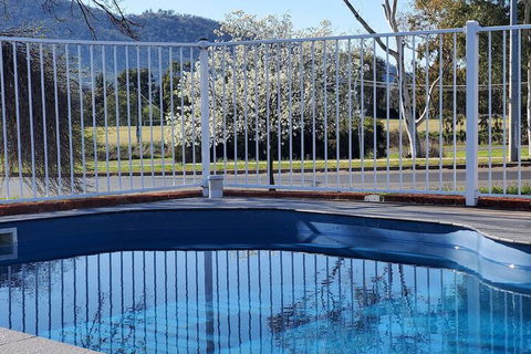 Roydons Motor INN - Accommodation Burleigh 5