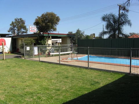 Peak Hill Golden Peak Budget Motel - Accommodation Burleigh 3