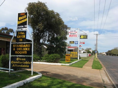 Peak Hill Golden Peak Budget Motel - Accommodation Burleigh 2