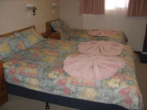 Peak Hill Golden Peak Budget Motel - Accommodation Burleigh 5