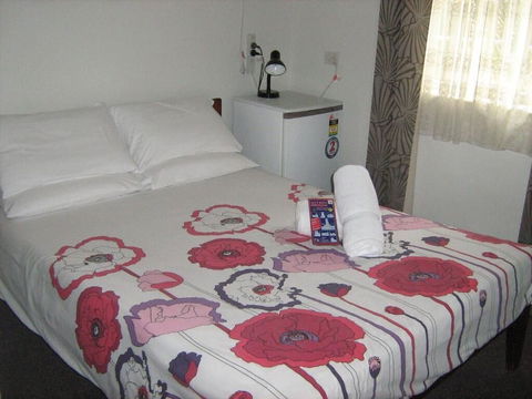 Kookaburra Inn - Accommodation Burleigh 6