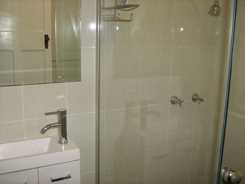 Kookaburra Inn - Accommodation Burleigh 2