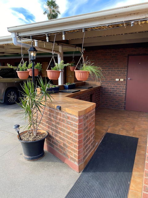 Elm Court Motel - Accommodation Burleigh 6