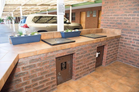 Elm Court Motel - Accommodation Burleigh 3