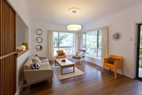 Ron's Beach House - Accommodation Burleigh 5