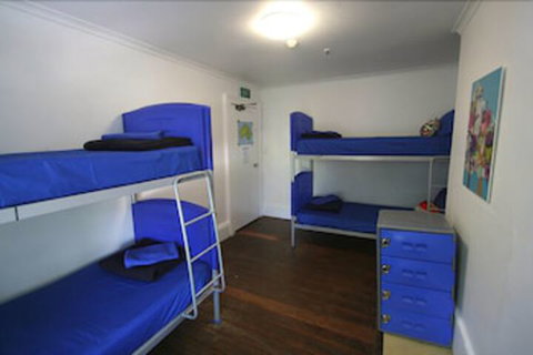 Original Backpackers - Accommodation Burleigh 6
