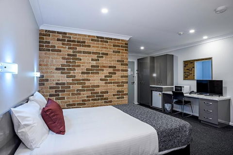 Bushmans Motor Inn - Accommodation Burleigh 5
