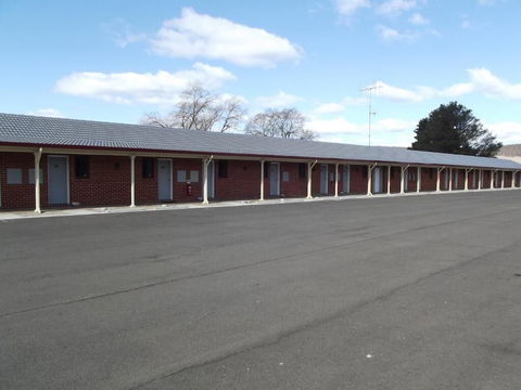 Bushmans Motor Inn - Accommodation Burleigh 2