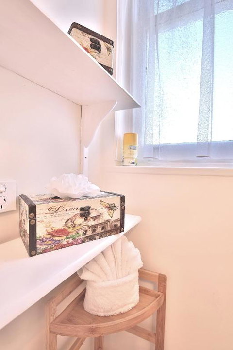 Stamps Of Stanley - Accommodation Burleigh 5