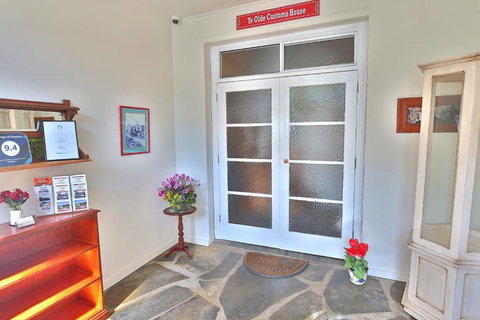 Stamps Of Stanley - Accommodation Burleigh 1