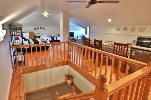 Stamps Of Stanley - Accommodation Burleigh 4