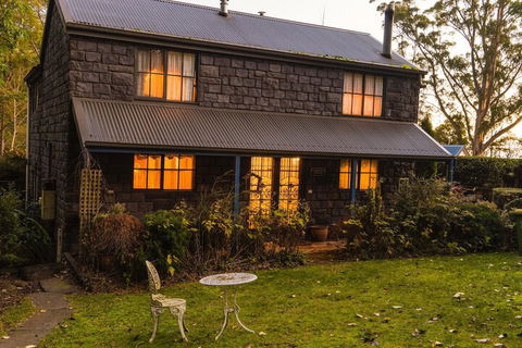 Observatory Cottages - Accommodation Burleigh 1