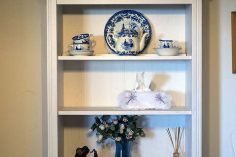 Observatory Cottages - Accommodation Burleigh 2