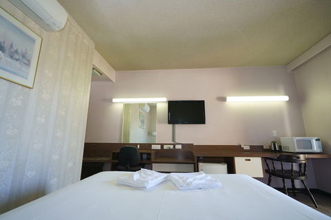 Olympia Motel - Accommodation Burleigh 6