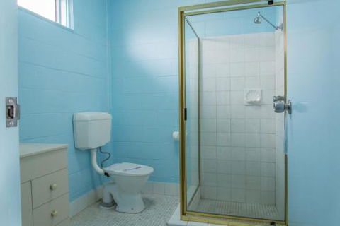 Artesian Motor Inn - Accommodation Burleigh 1
