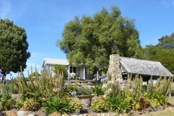 Ellendale TAS Accommodation Burleigh