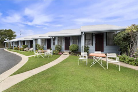 Canberra Ave Villas - Accommodation Burleigh 0