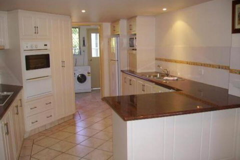 Beach Haven 4 - Accommodation Burleigh 6