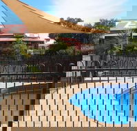 Golden Guitar Motor Inn - Accommodation Burleigh