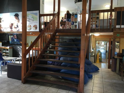Backpackers Inn On The Beach - Accommodation Burleigh 2