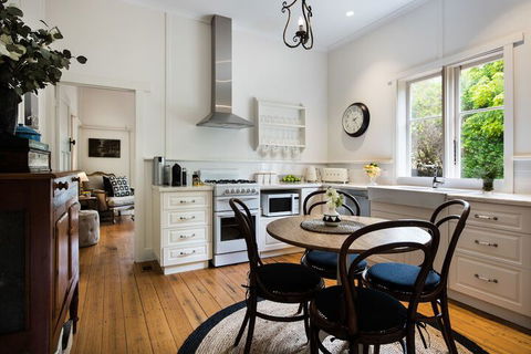 Illoura - Accommodation Burleigh 4