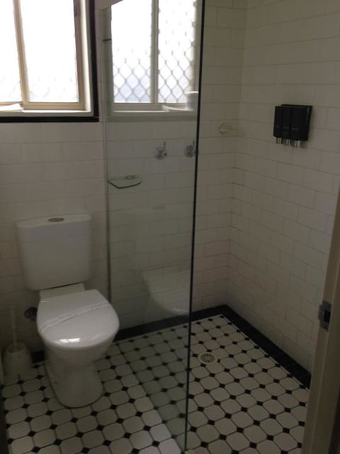 Francis Phillip Motor Inn - Accommodation Burleigh 5