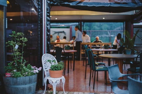 Gundaroo Colonial Inn - Accommodation Burleigh 2