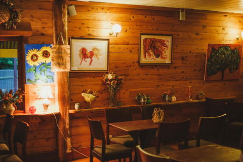Gundaroo Colonial Inn - Accommodation Burleigh 6